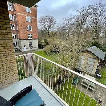 Med Udsigt Til Frederiksberg Have